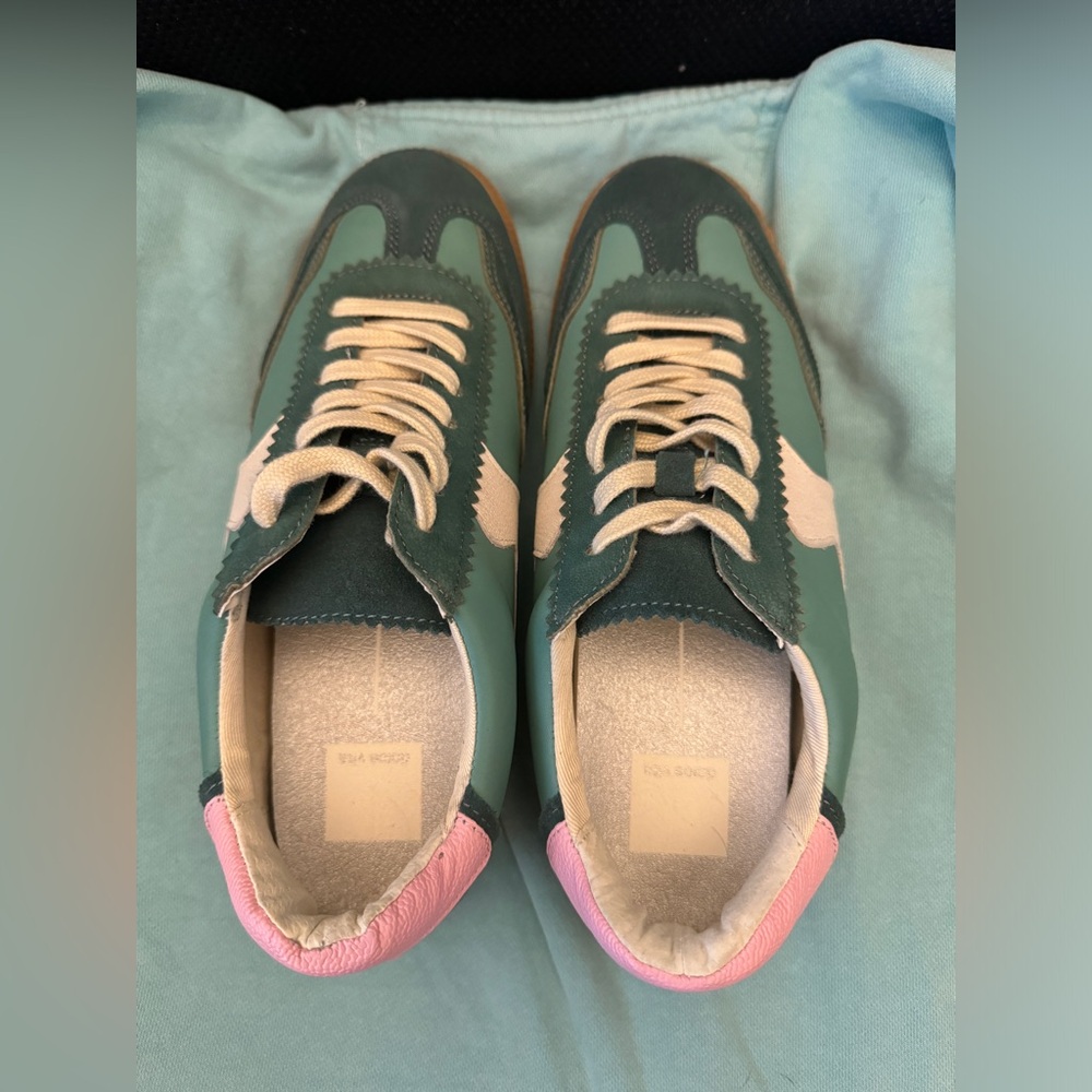 Dolce Vita Green Suede sneaker size 8